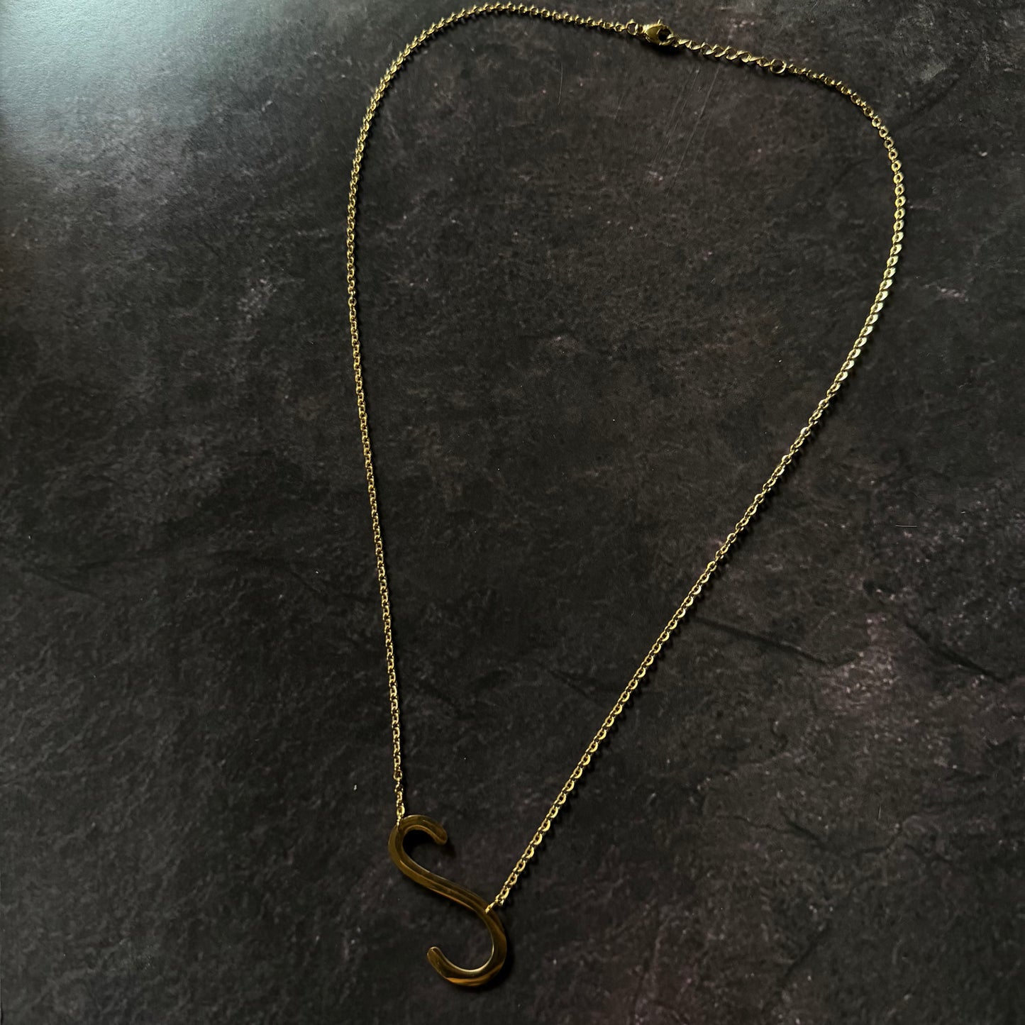 Collar con inicial S