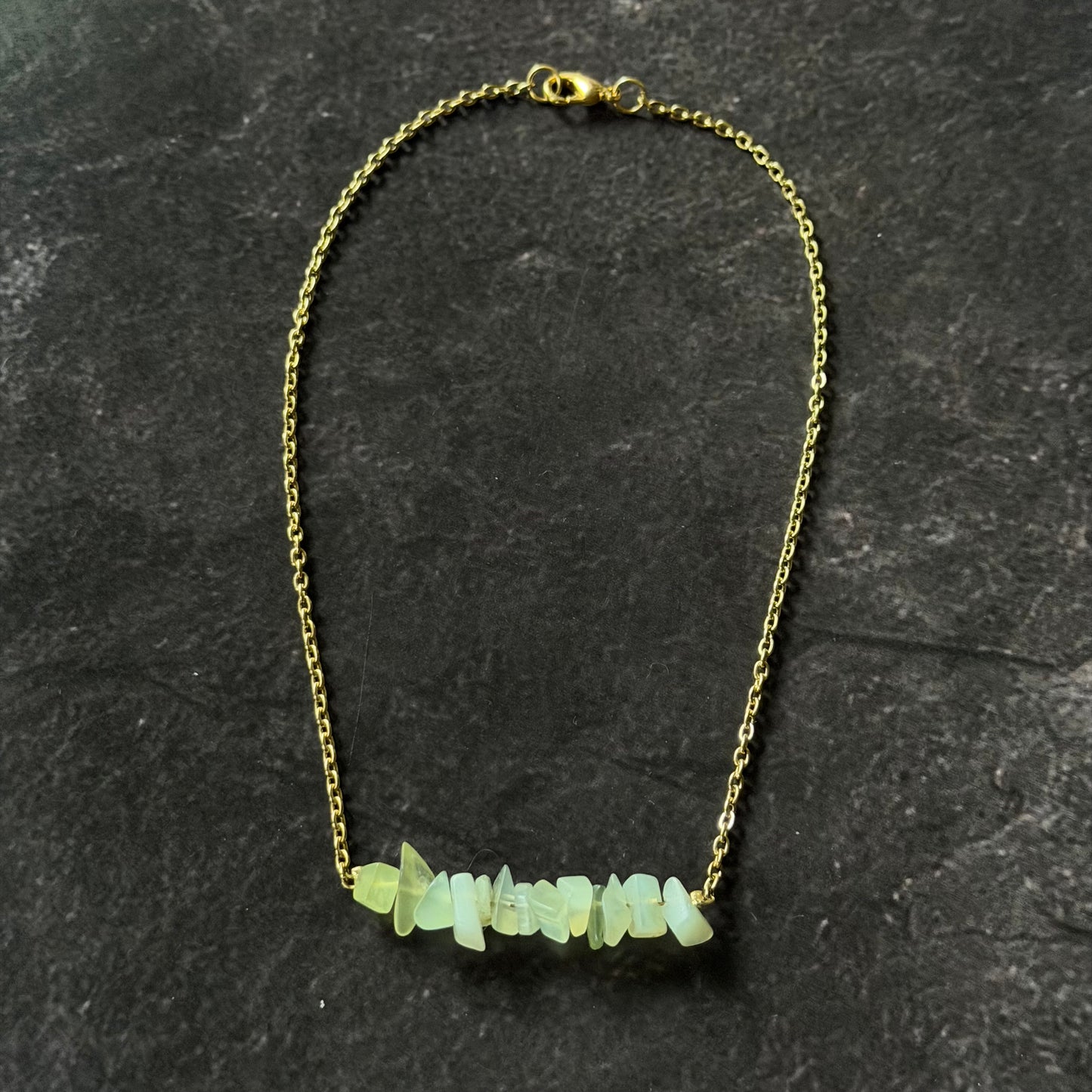 Choker con piedra de jade natural