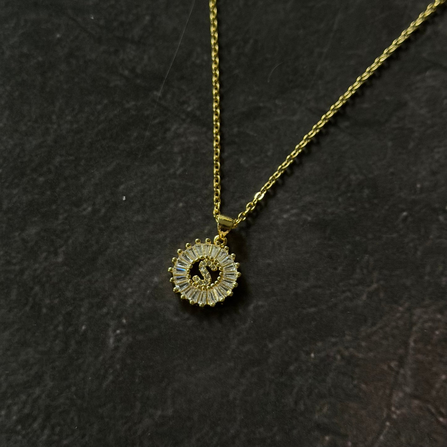 Letra S de zirconias