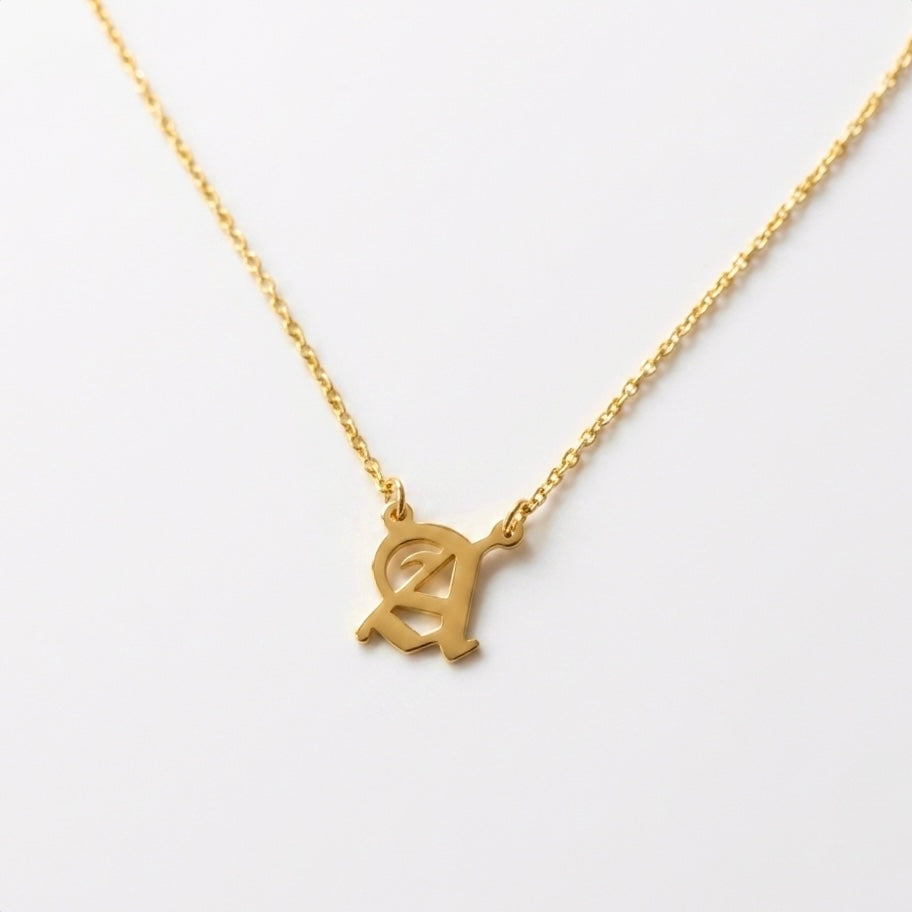 Collar con inicial