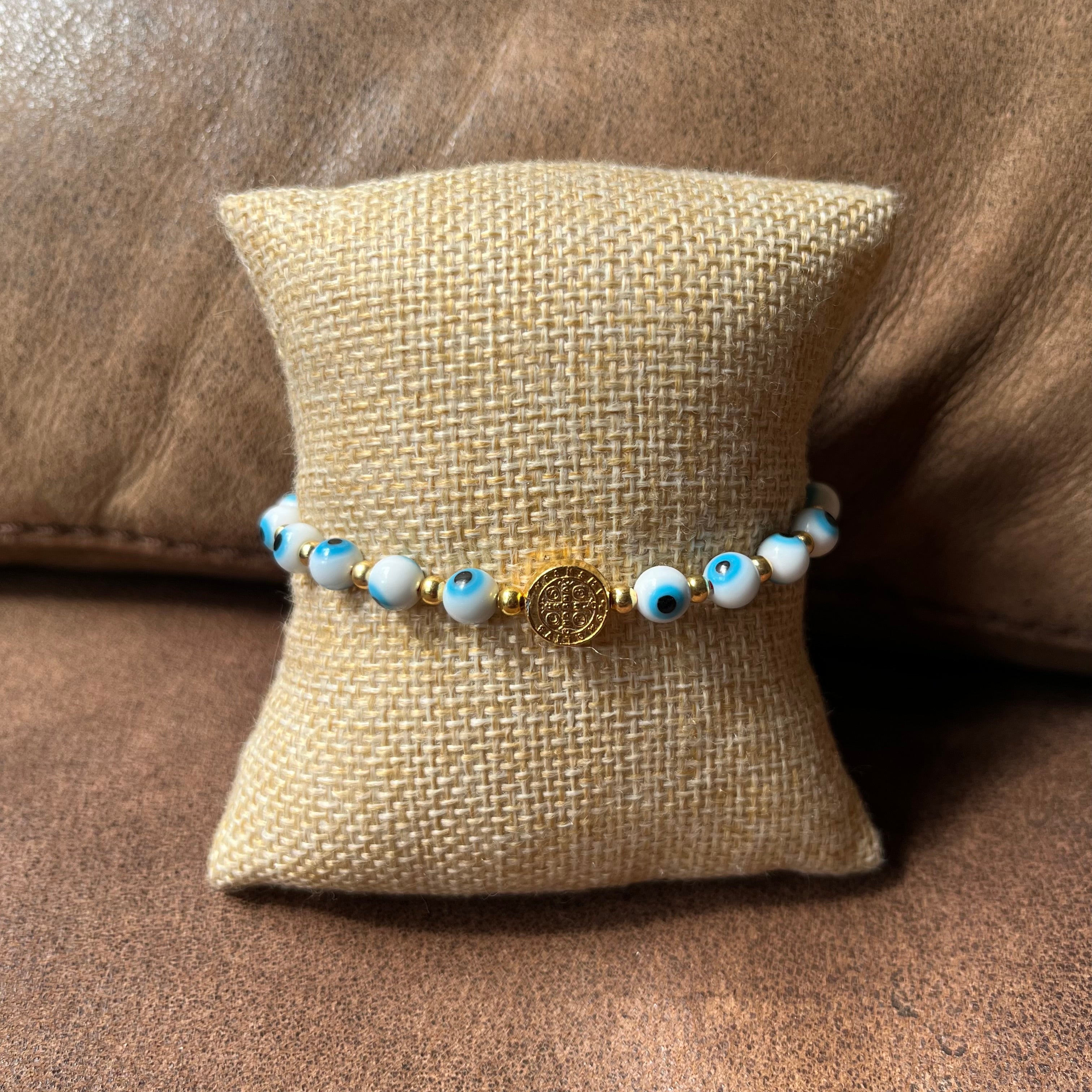 Pulsera ojito con medalla