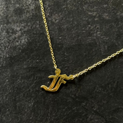Collar con inicial