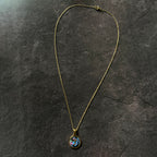 Collar con letra J