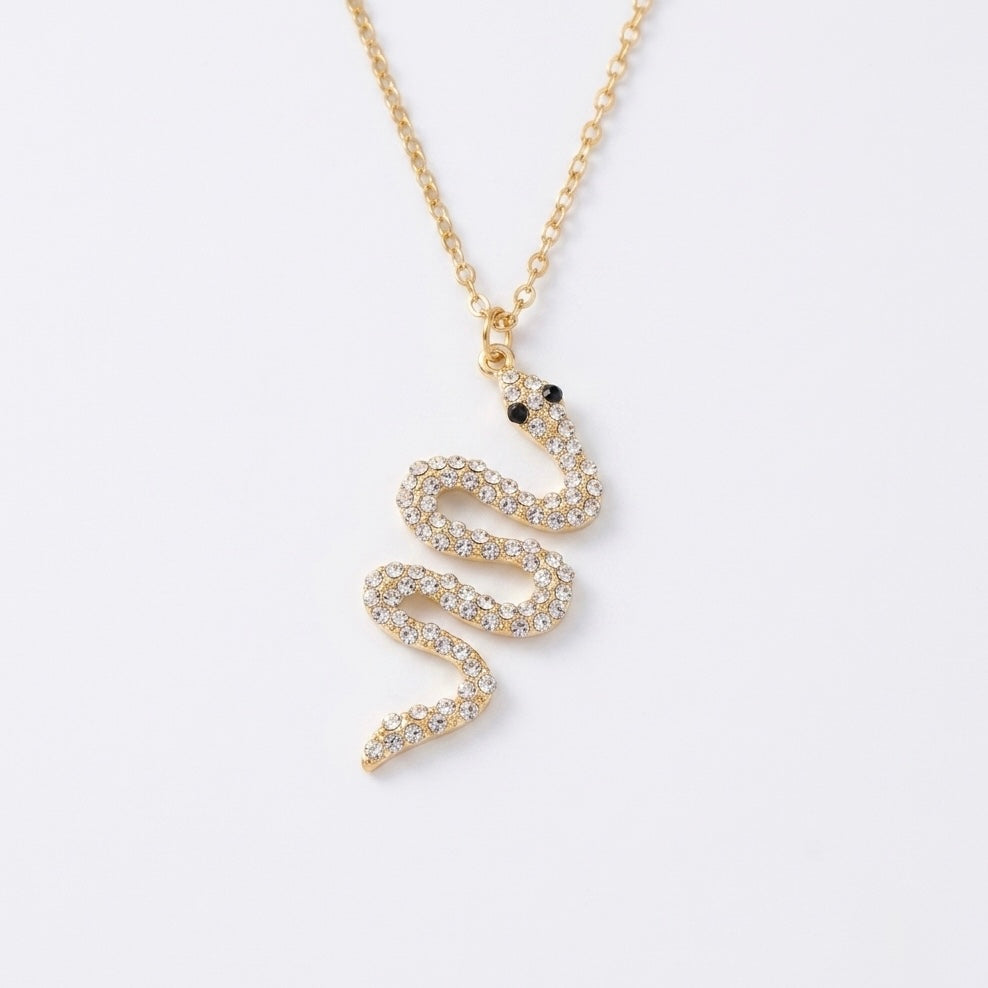 Collar con serpiente de zirconias