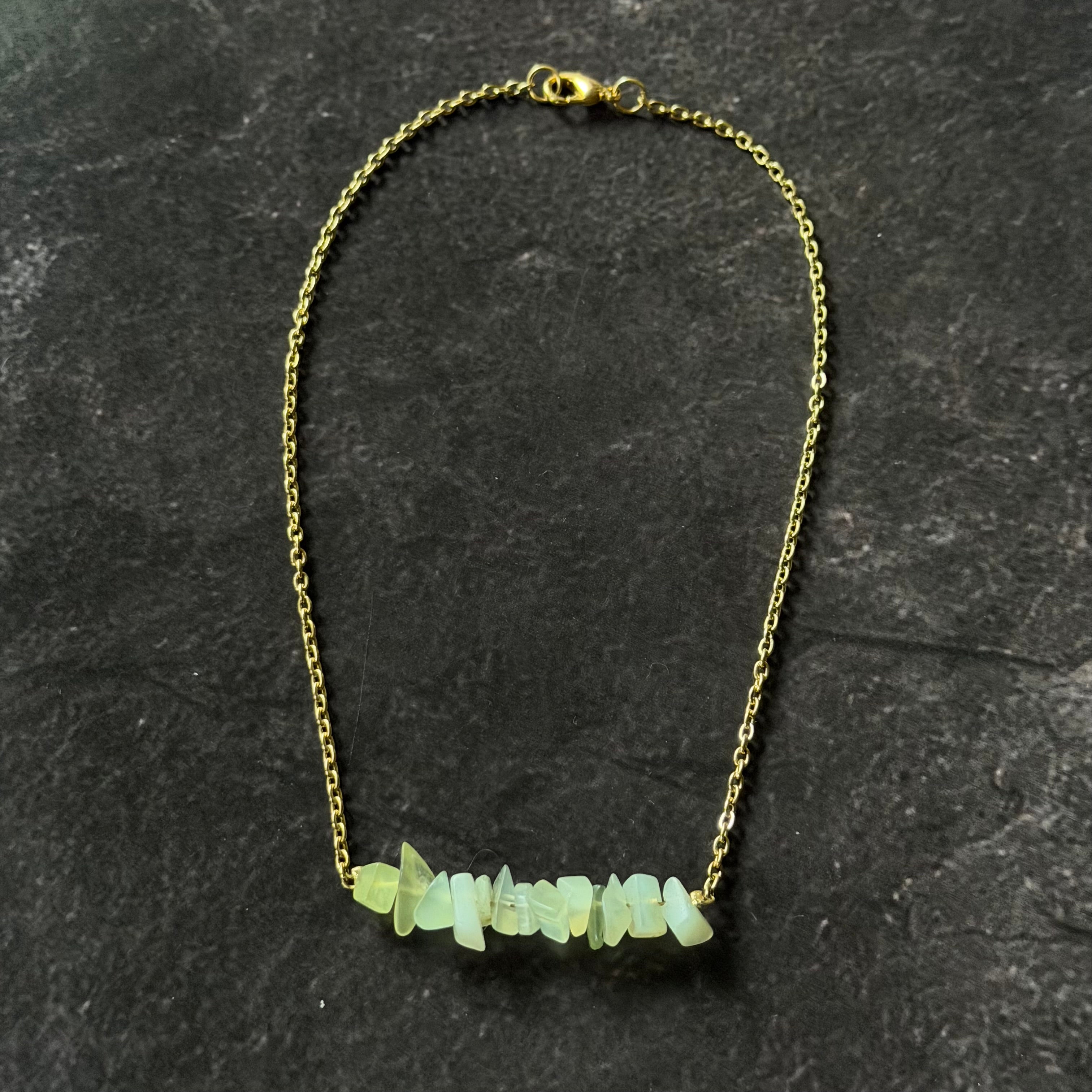 Choker con piedra de jade natural