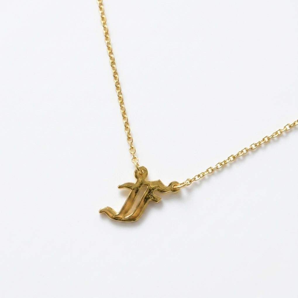 Collar con inicial